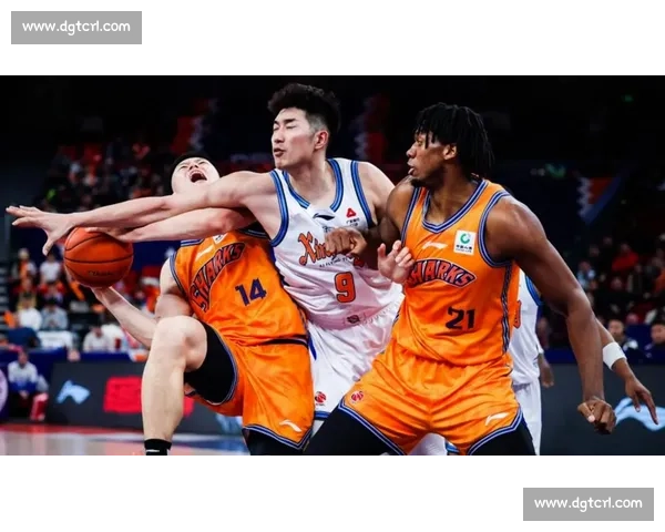 CBA焦点对决新疆迎战广东 谁能在强强碰撞中笑到最后 CBA焦点对决新疆迎战广东 谁能在强强碰撞中笑到最后